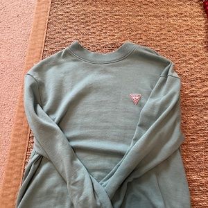 Guess sweatshirt
